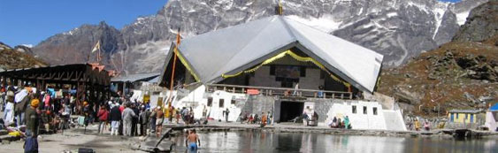 Hemkund Sahib with Valley of Flowers